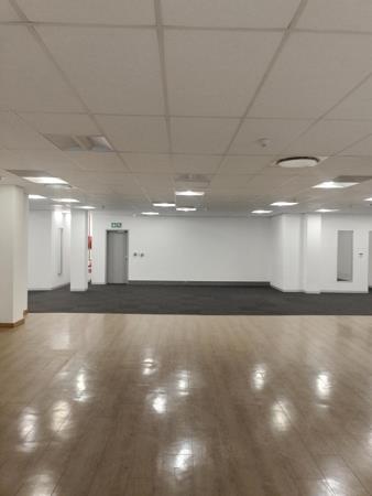 589 m² Commercial space