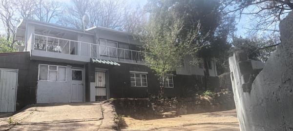 10 Bedroom House