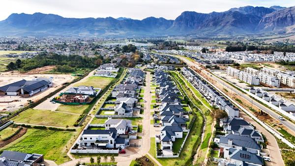 650 m² Land