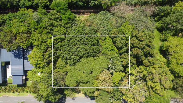1 040 m² Land