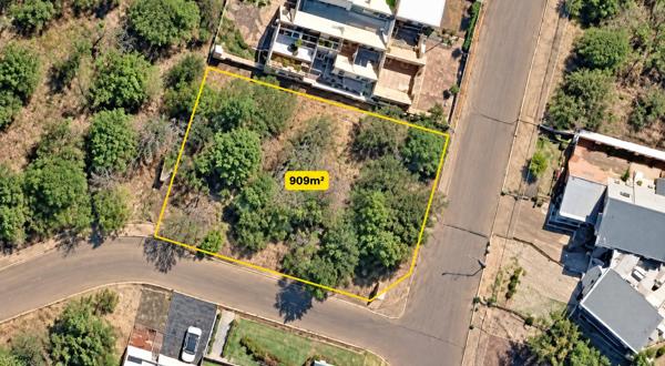 909 m² Land