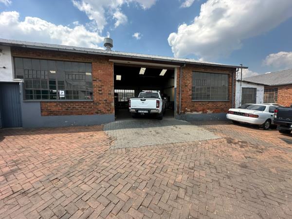615 m² Industrial space