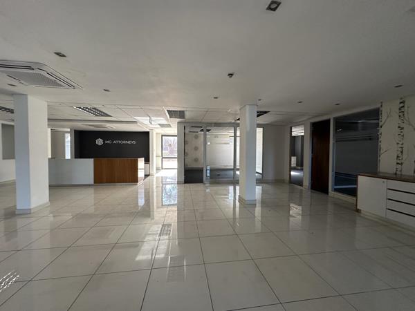 311 m² Commercial space
