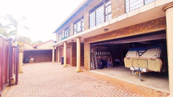 6 Bedroom House