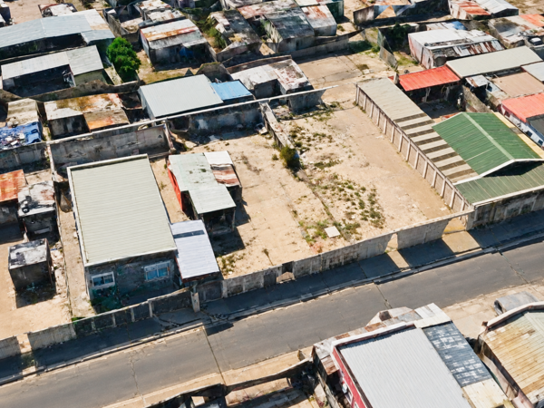 235 m² Land