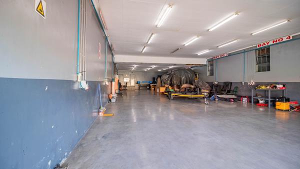 743 m² Commercial space
