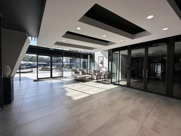 1 630 m² Commercial space