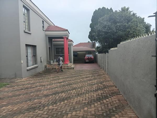 5 Bedroom House