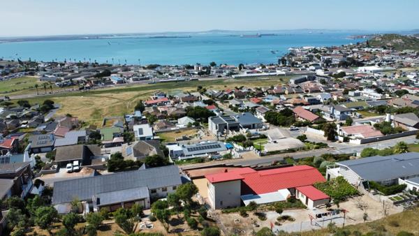 892 m² Land