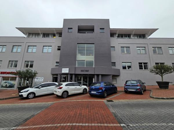141 m² Commercial space