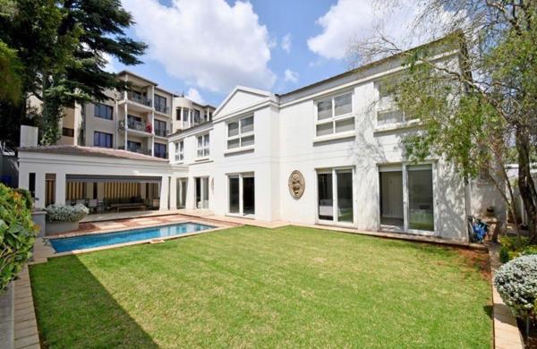 5 Bedroom Townhouse
