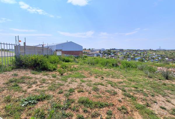 3 000 m² Land