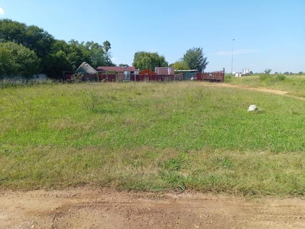1 000 m² Land