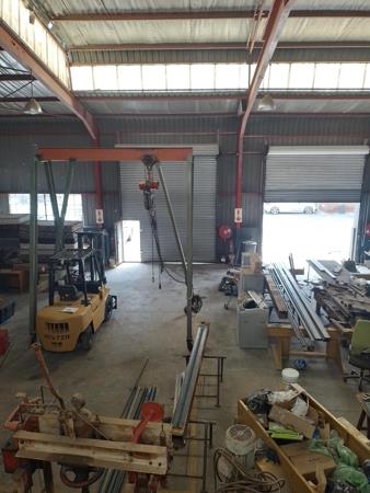 690 m² Industrial space