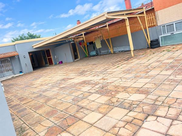 10 Bedroom House