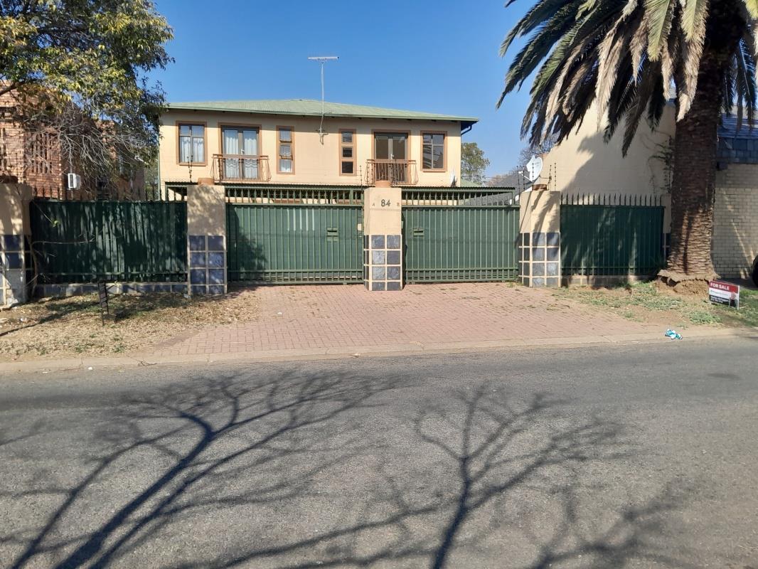 3 Bedroom Apartment in Kensington