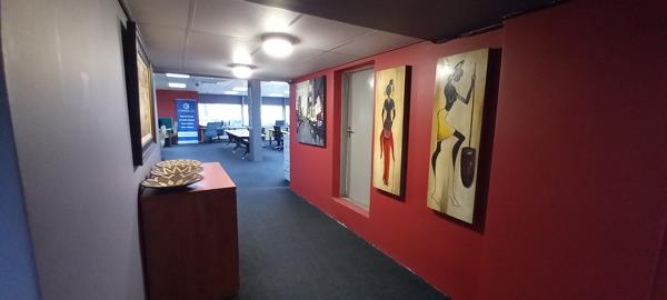 438 m² Office Space