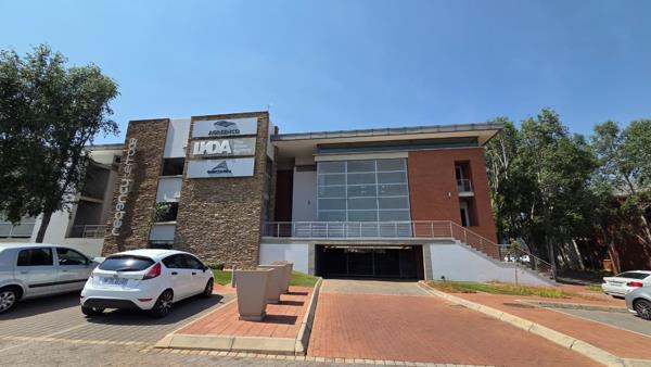 606 m² Commercial space