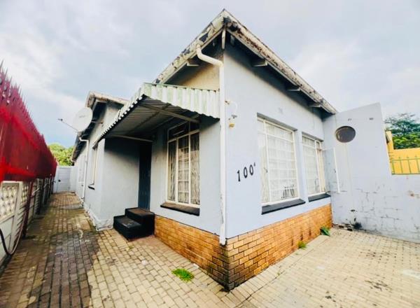 6 Bedroom House