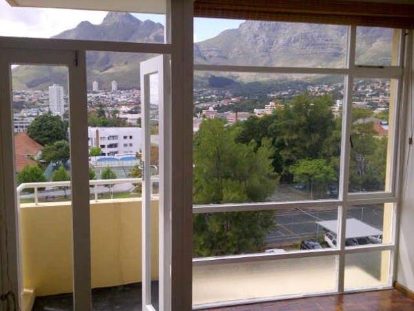 2 Bedroom Apartment in Tamboerskloof