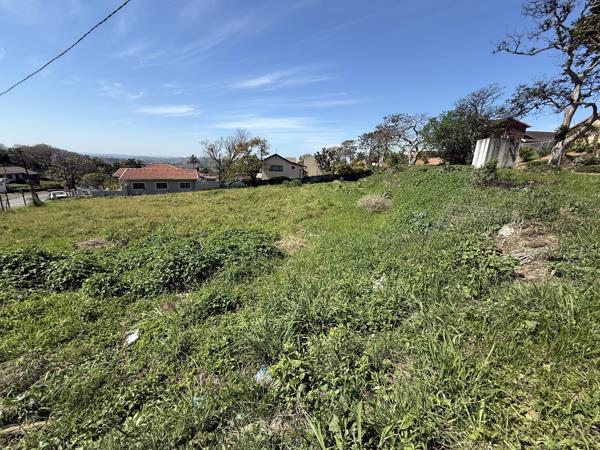 1 054 m² Land