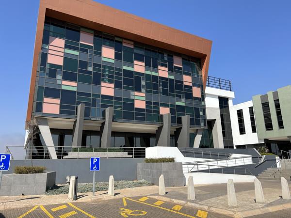 947 m² Commercial space