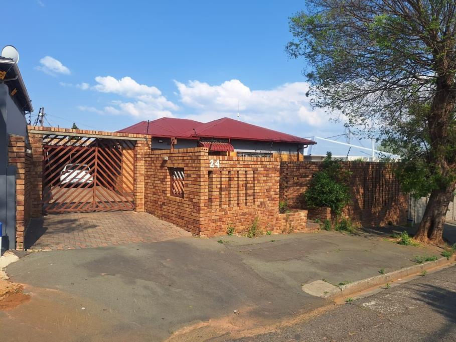 6 Bedroom House