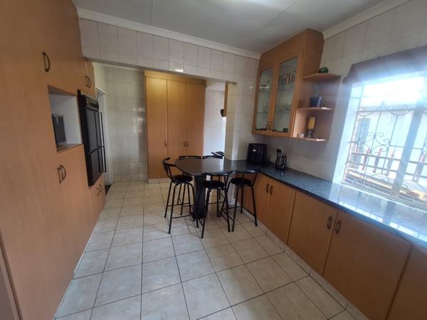 6 Bedroom House