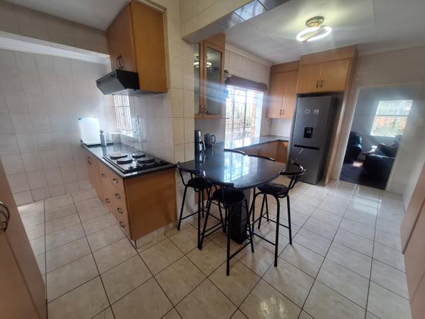 6 Bedroom House