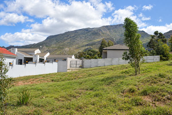 355 m² Land
