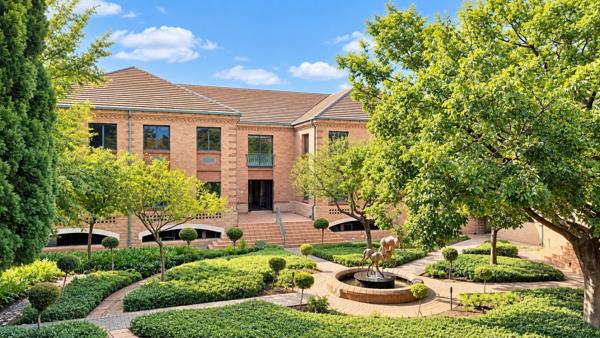 151 m² Office Space