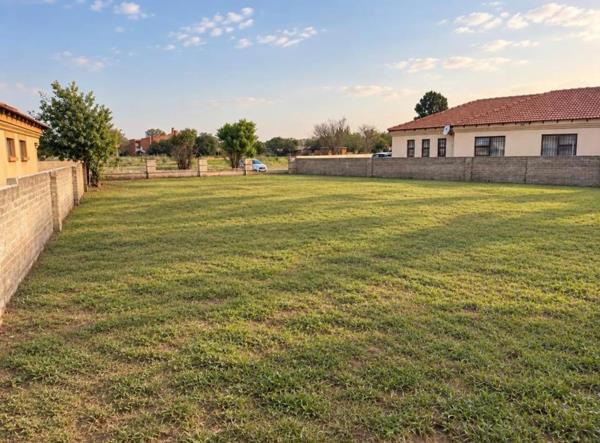 765 m² Land