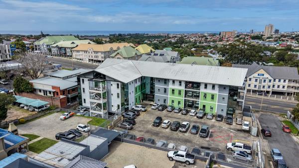 930 m² Office Space