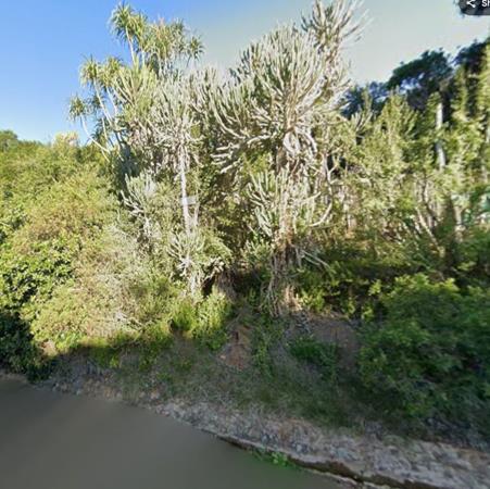 1 048 m² Land