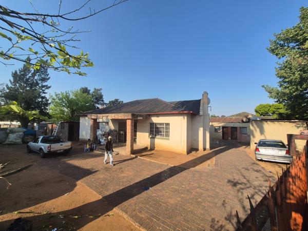 19 Bedroom House