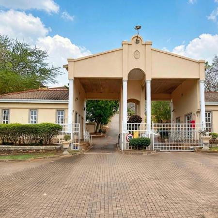 749 m² Land