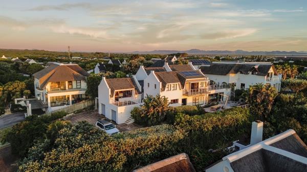 6 Bedroom House