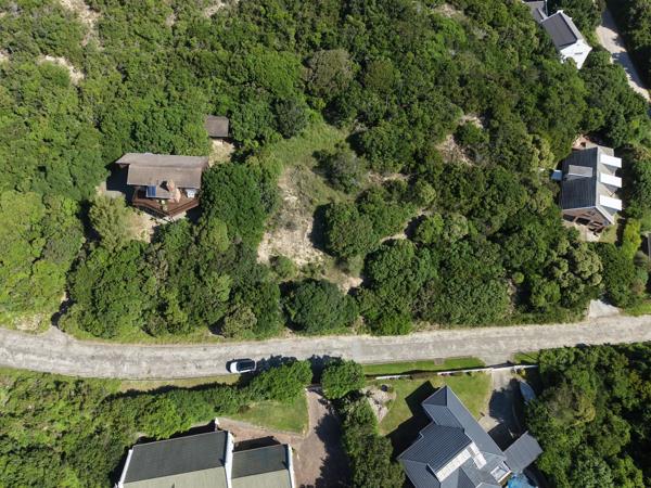 1 280 m² Land