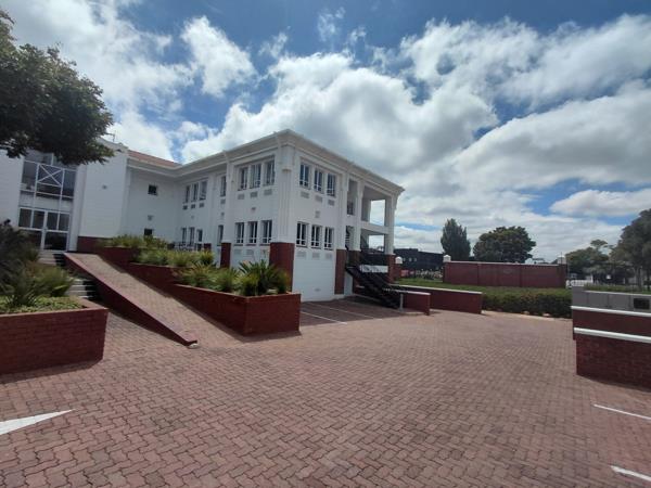 141 m² Commercial space