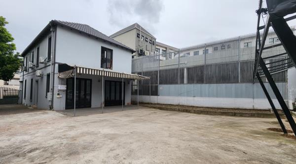 10 m² Retail Space