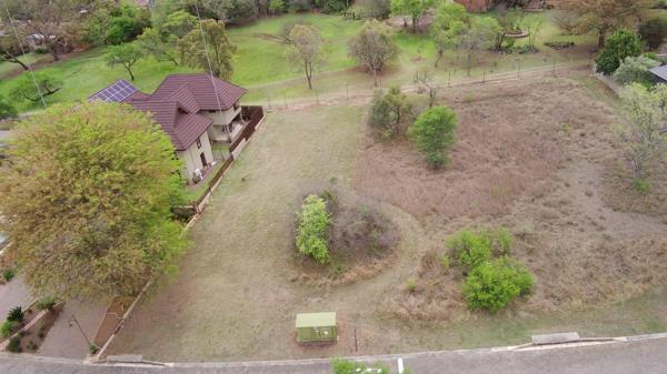 999 m² Land
