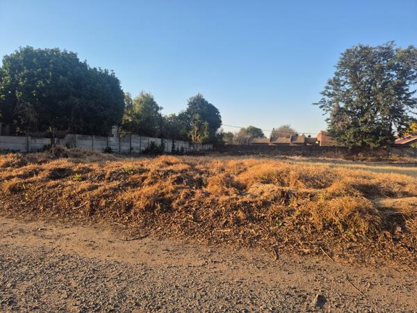 1 060 m² Land