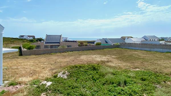 1 030 m² Land