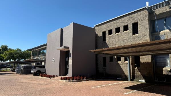 348 m² Office Space