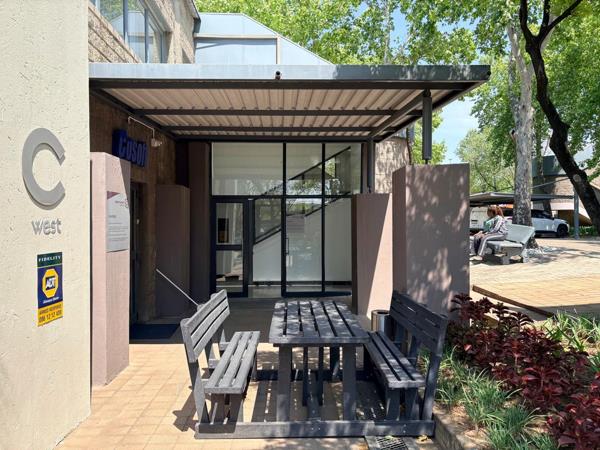 483 m² Commercial space