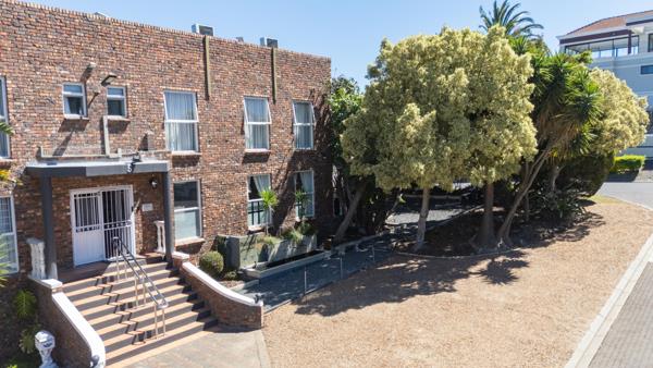 10 Bedroom House