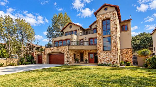 5 Bedroom House