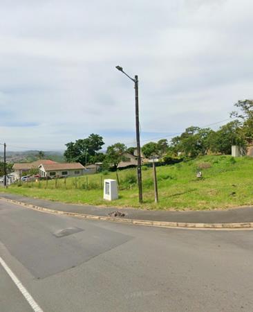 1 054 m² Land