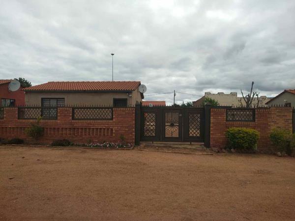 2 Bedroom House