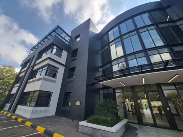 815 m² Commercial space